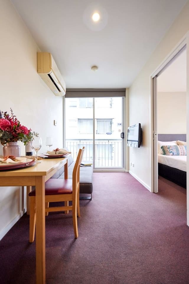 Deluxe One Bedroom Apartment