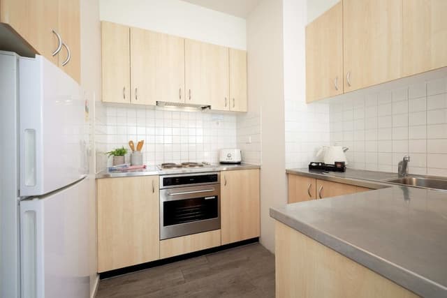 4 Bedrooms Apartment