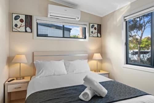 Deluxe 2 Bedroom Cabin - Sleeps 6
