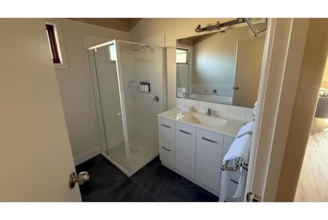 Superior 3 Bedroom Cabin