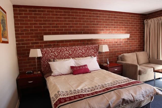 Standard Queen Room