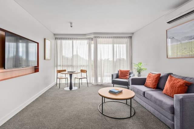 Deluxe Signature Suite Free WIFI and parking