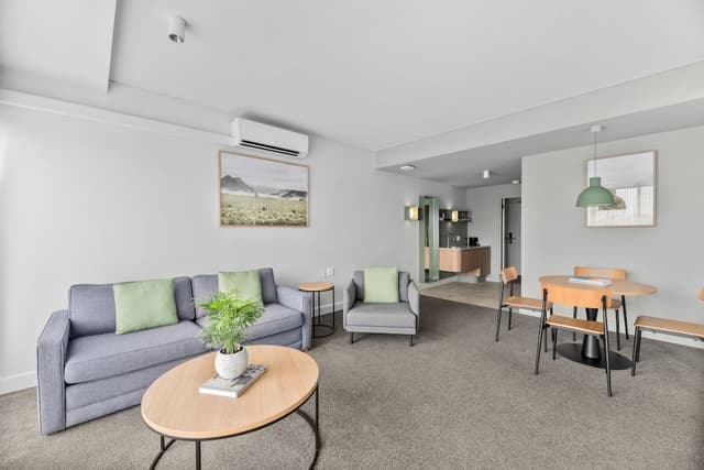 Two Bedroom Suite Free WIFI and parking