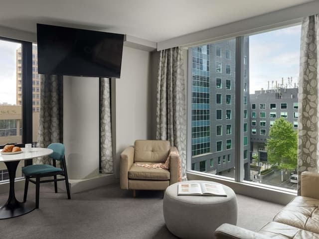Deluxe Suite, 1 Bedroom (One Bedroom Deluxe Suite)
