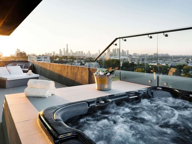 Penthouse (Lake Eyre Penthouse)