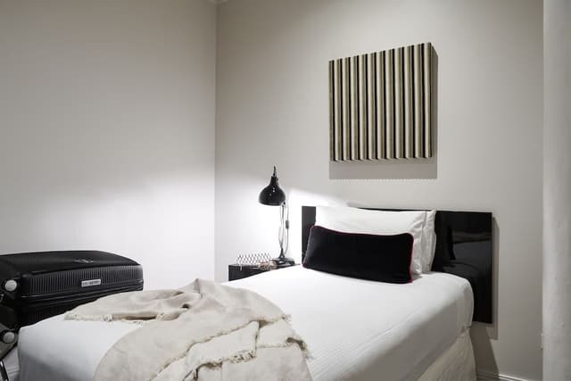 Superior One Bedroom Apartment