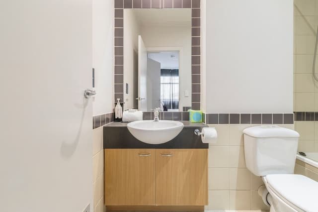 Superior One Bedroom Apartment