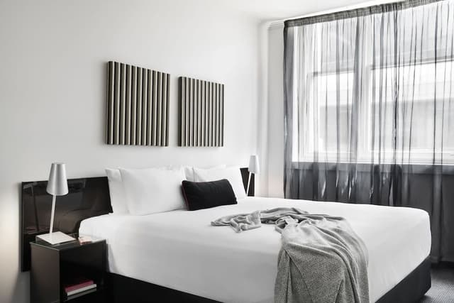 Superior One Bedroom Apartment