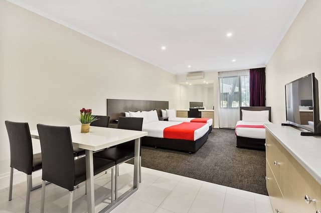 Deluxe Family Room