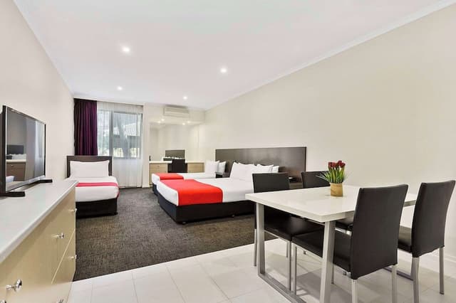 Deluxe Family Room