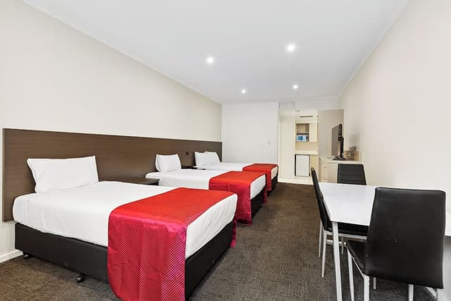 Deluxe Family Room