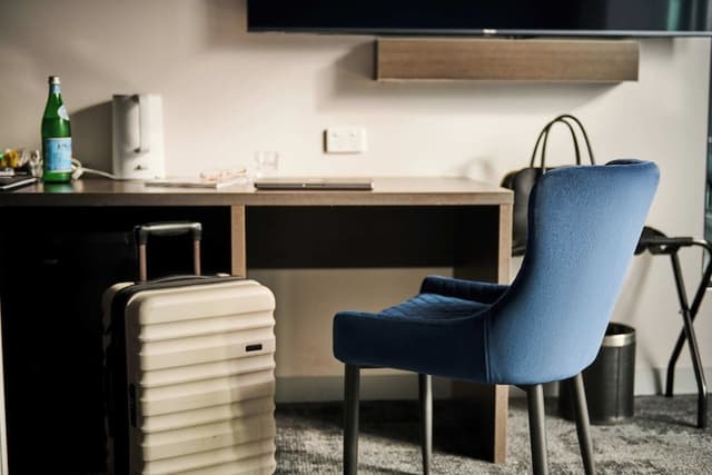 Executive/Spacious Queen Ensuite Room with City View