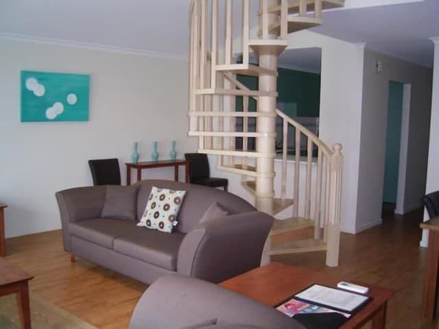 2 bedroom self contained 7 nights
