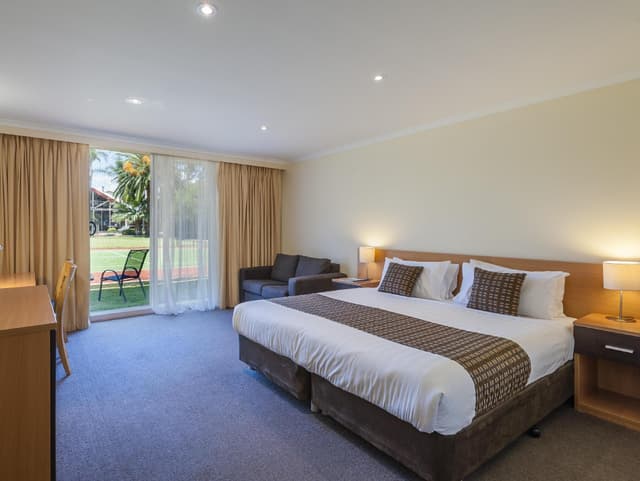 Deluxe King Room