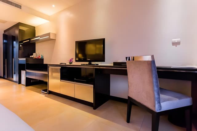 Executive Twin Room, 2 Twin Beds, Pool View (Grand Deluxe Twin)
