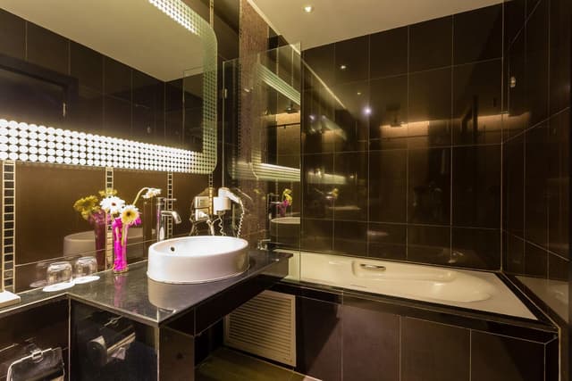 Executive Double Room, 1 King Bed, Pool View (Grand Deluxe King)