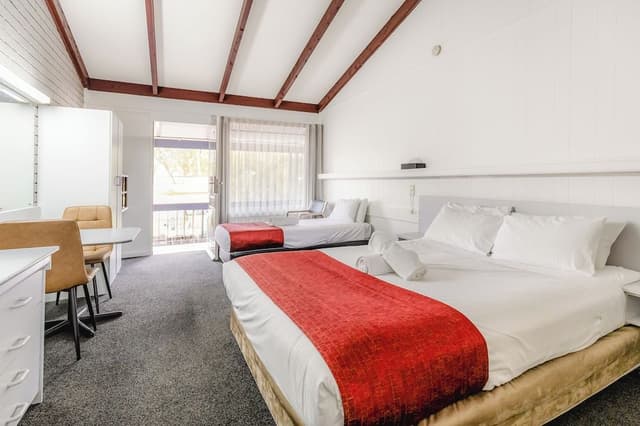 Standard Queen Room