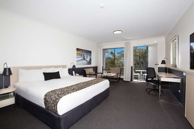 Superior Room, 1 King Bed, Non Smoking
