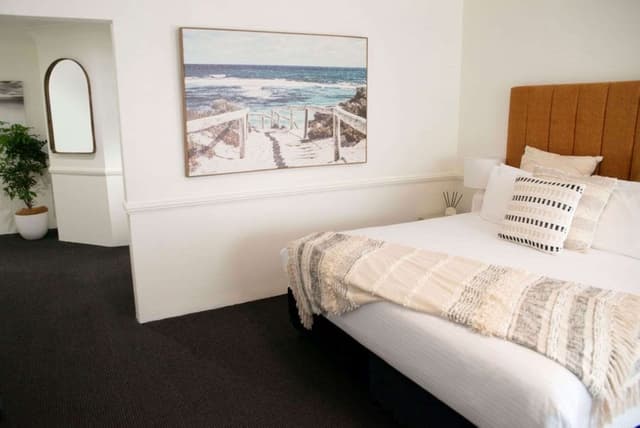 Suite, 1 King Bed, Non Smoking, Balcony