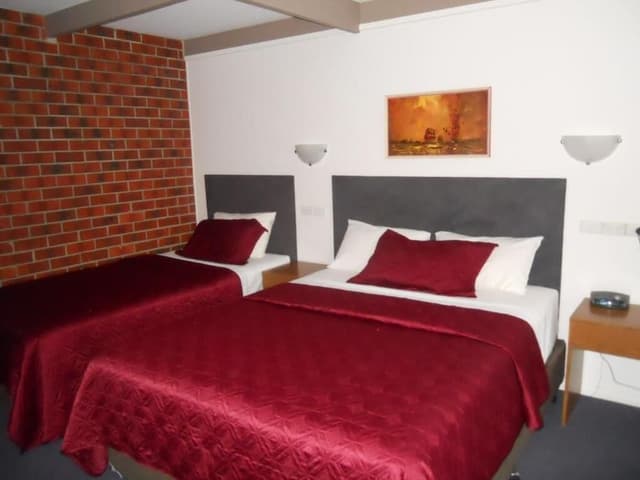 Twin Room, Balcony, Courtyard View