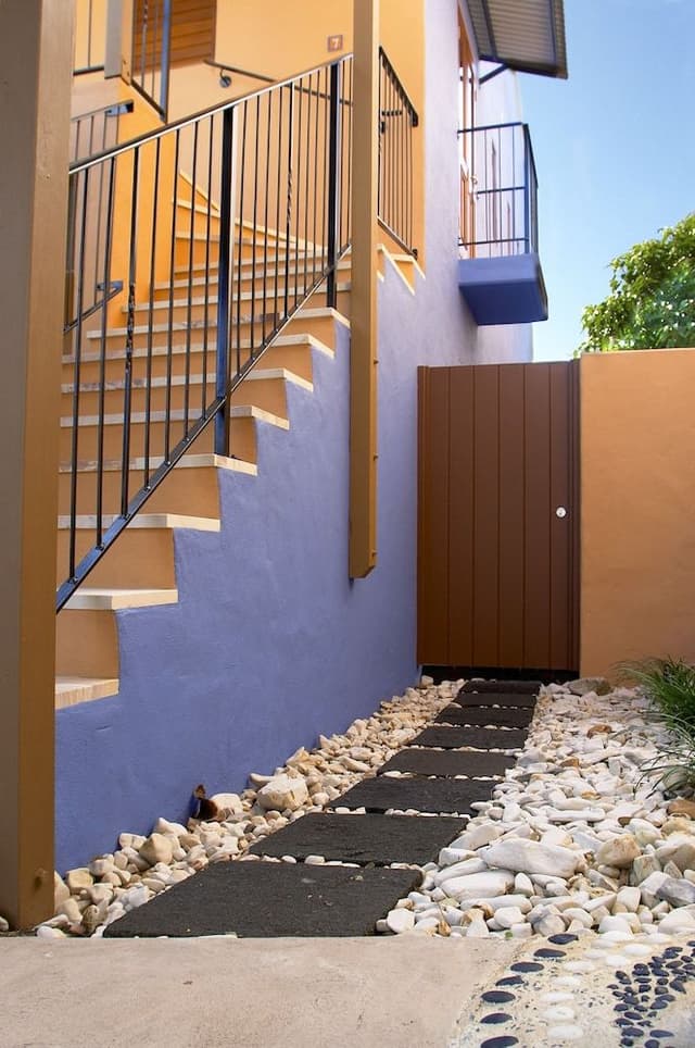Luxury Courtyard Apartment (Queen)