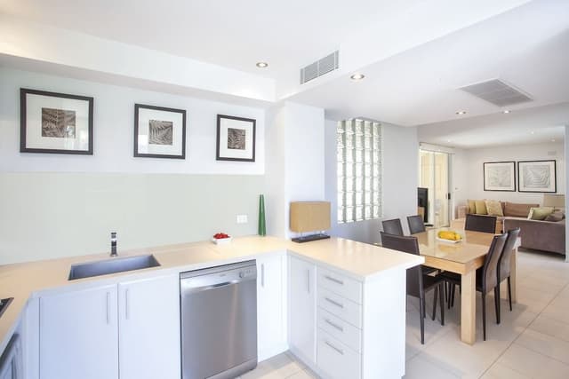 Apartment, 3 Bedrooms, City View