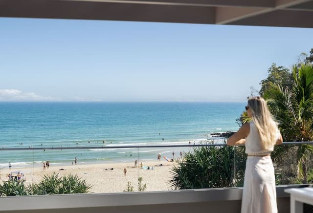 One Bedroom Beachfront Rooftop Terrace Apartment