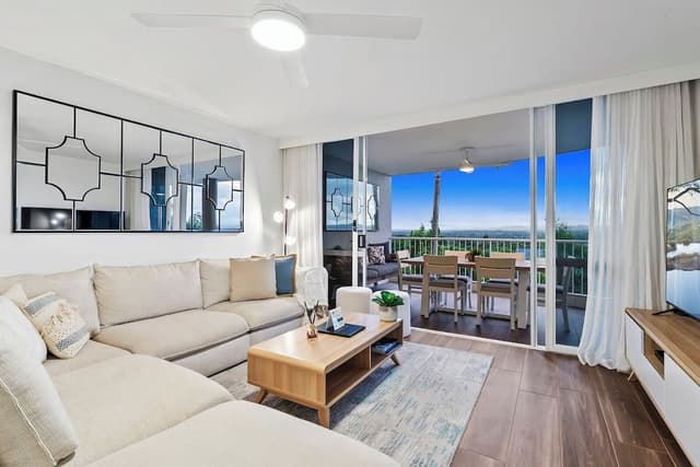 Premium Apartment, 2 Bedrooms, Hot Tub, Mountain View