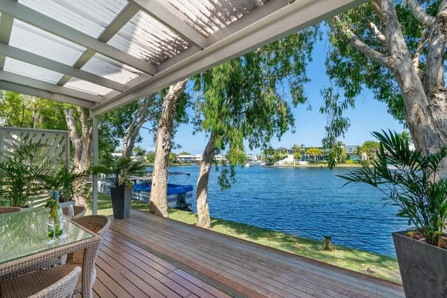 3 Bedroom Waterfront