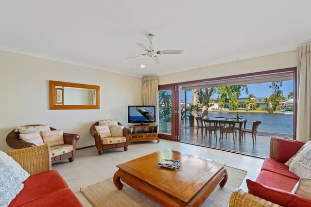 3 Bedroom Waterfront