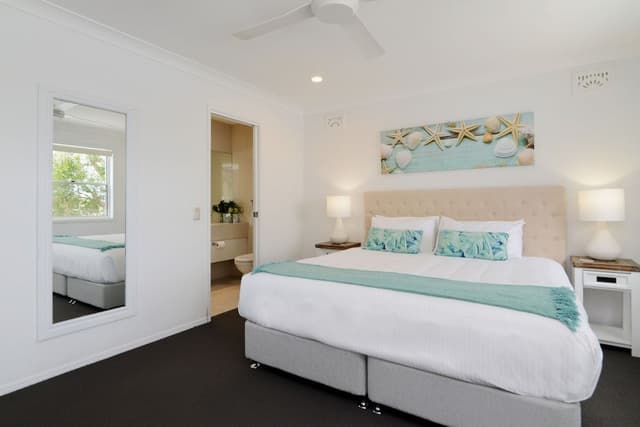 3 Bedroom Deluxe Waterfront