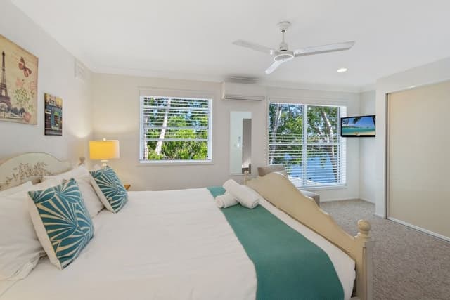 3 Bedroom Deluxe Waterfront