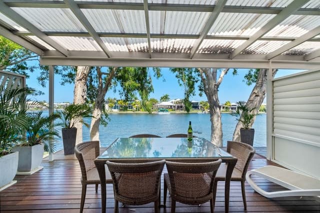 3 Bedroom Waterfront