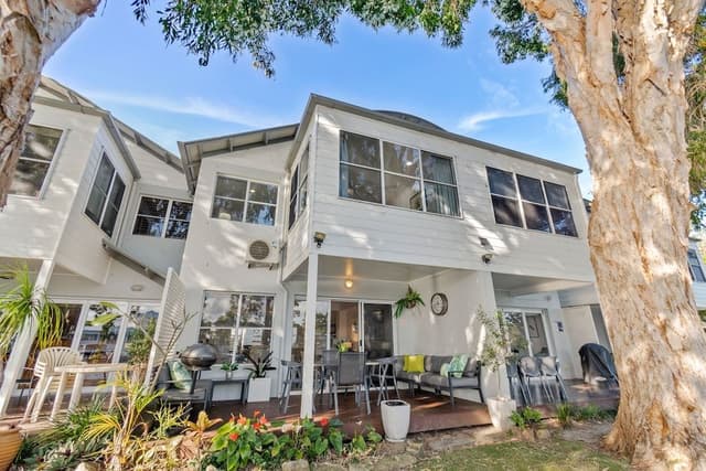 3 Bedroom Waterfront