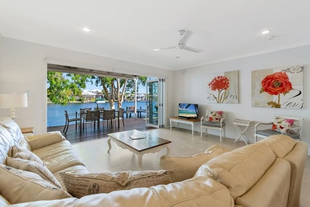 3 Bedroom Deluxe Waterfront