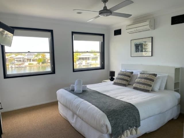 3 Bedroom Waterfront