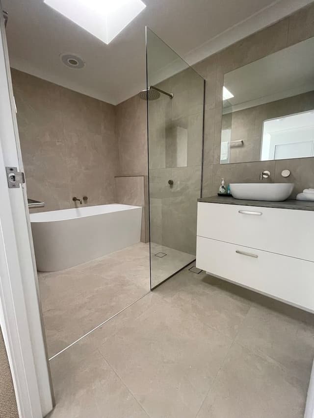 3 Bedroom Waterfront