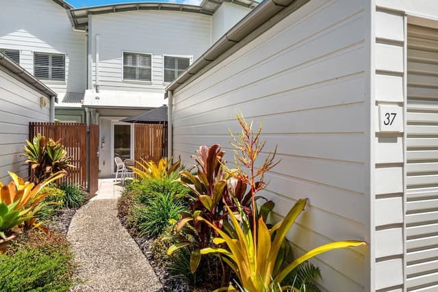 2 Bedroom Waterfront