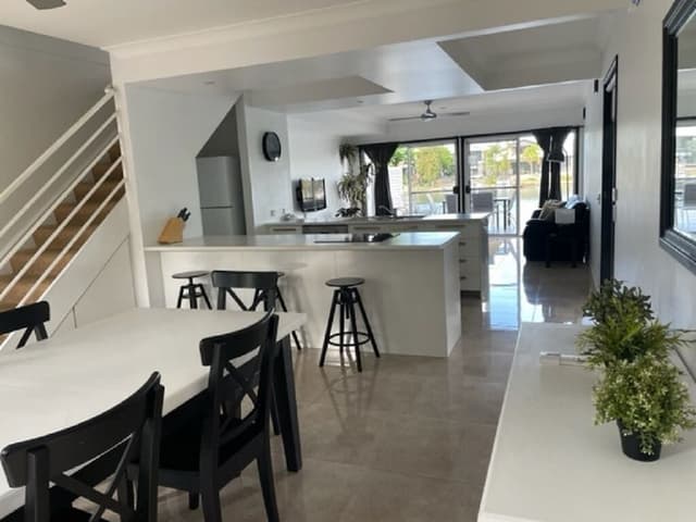 3 Bedroom Waterfront