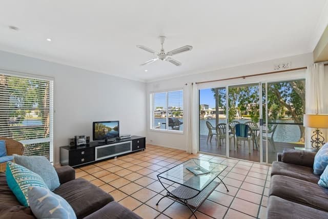 3 Bedroom Waterfront