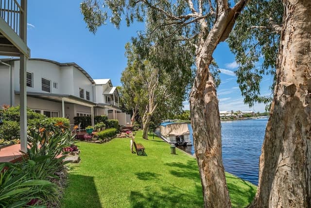3 Bedroom Waterfront