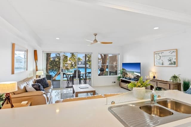 3 Bedroom Waterfront