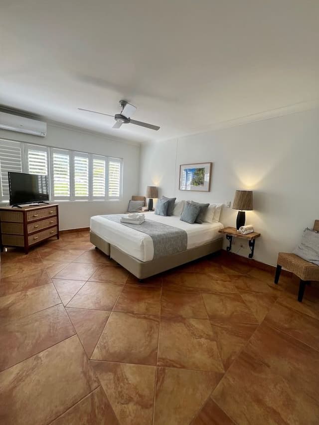 2 Bedroom Beachview