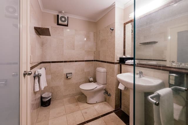Gardenview Queen Room