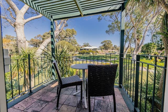 Gardenview Queen Room