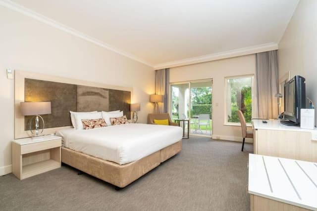 Gardenview King Room