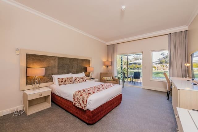 Gardenview Queen Room