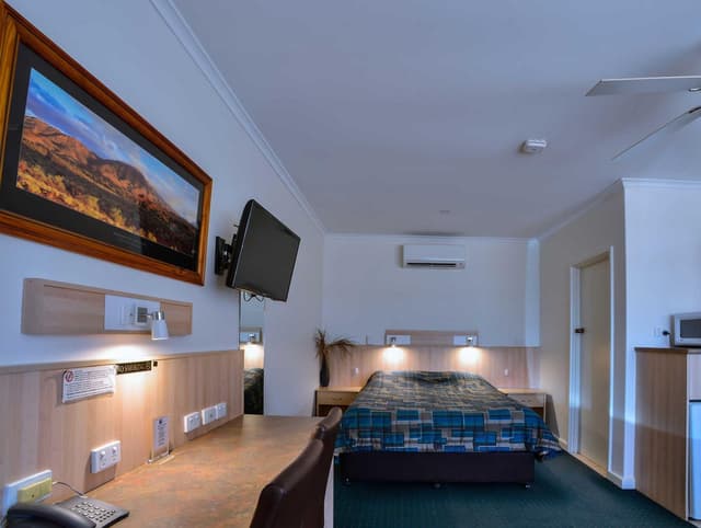 Standard Queen Room