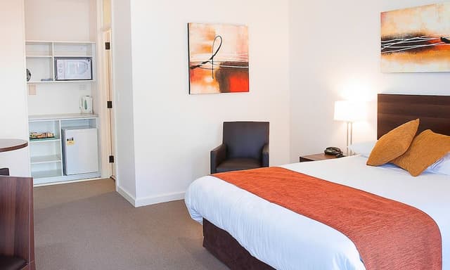 Deluxe Suite, 1 Queen Bed