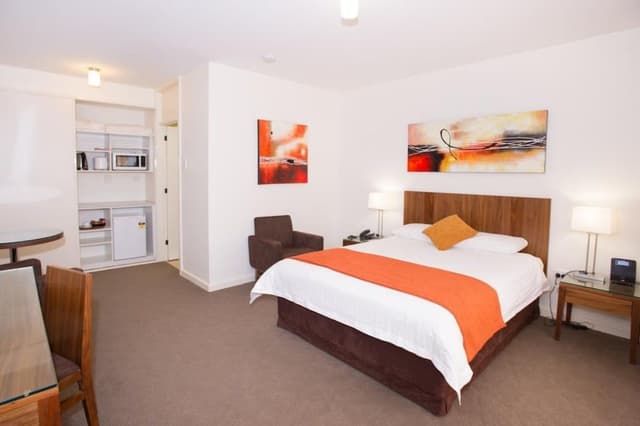 Deluxe Suite, 1 Queen Bed